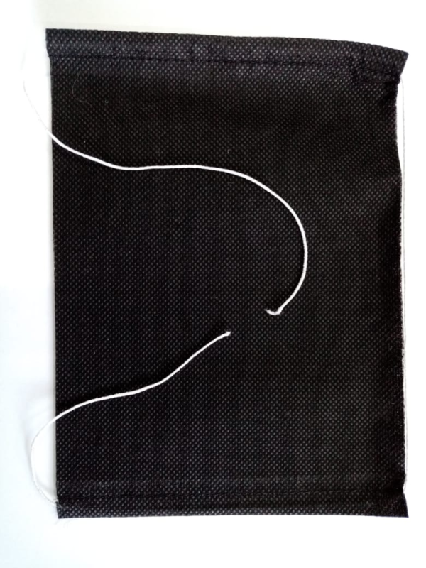 Cubrebocas desechable negro doble capa 50g Polipropeno, paquete 10 pzas